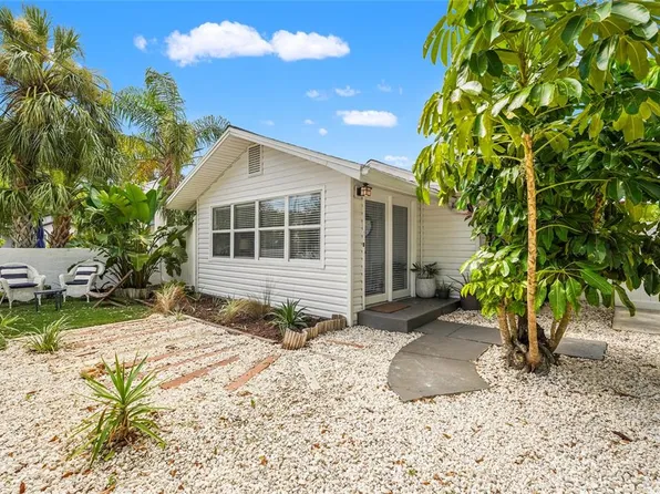 2705 2nd Ave W, Bradenton, FL 34205