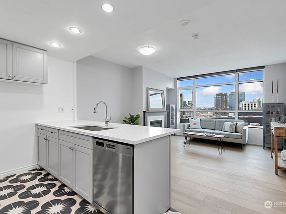 5th image of 1420 Terry Avenue #1902
