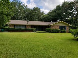 1865 Pinewood Rd, Lake charles, LA 70611