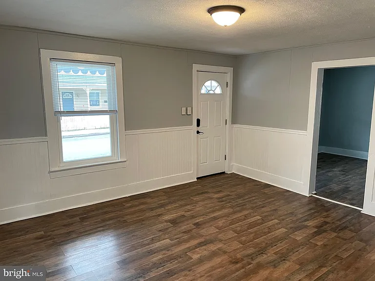 318 Highland Ave — Photo 3