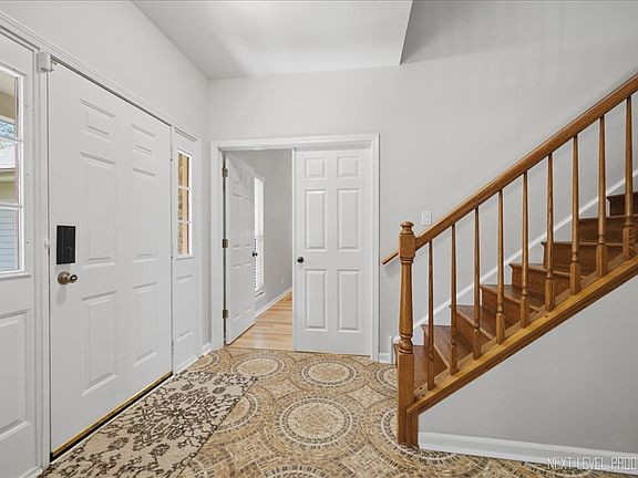 4th image of 2755 Bluewater Cir