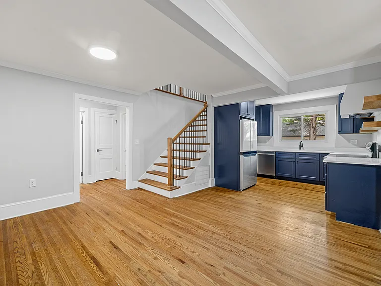8 Amherst Ave #A — Photo 7