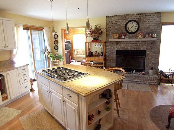 3rd image of 1121 Hillside Ave