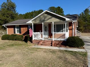 909 Rockfish Rd, Raeford, NC 28376
