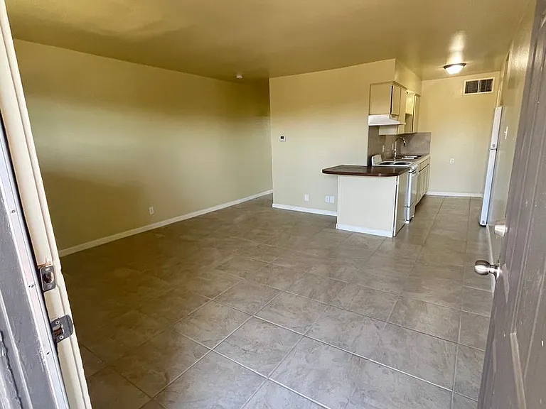 Retama Apartments — Photo 46