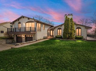 15 Summit Rd, Portage, IN 46368