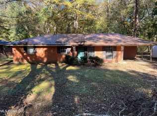 37 Grove Acres Rd, Natchez, MS 39120