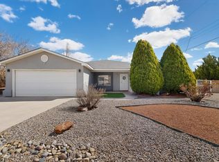 360 Don Carlos Ave NE, Los Lunas, NM 87031