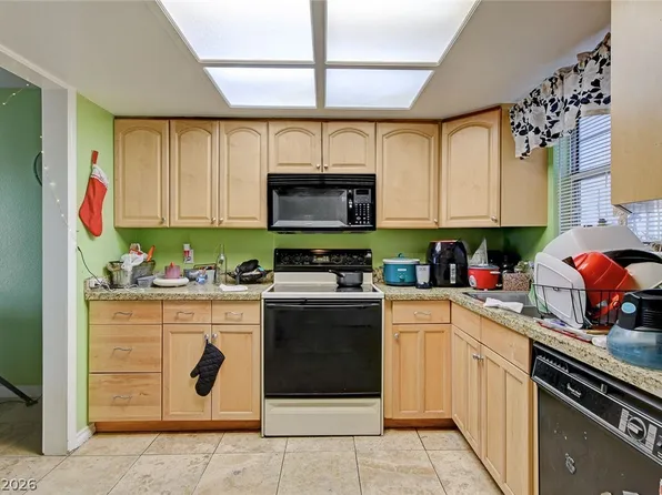 3823 S Maryland Pkwy Unit P1, Las Vegas, NV 89119