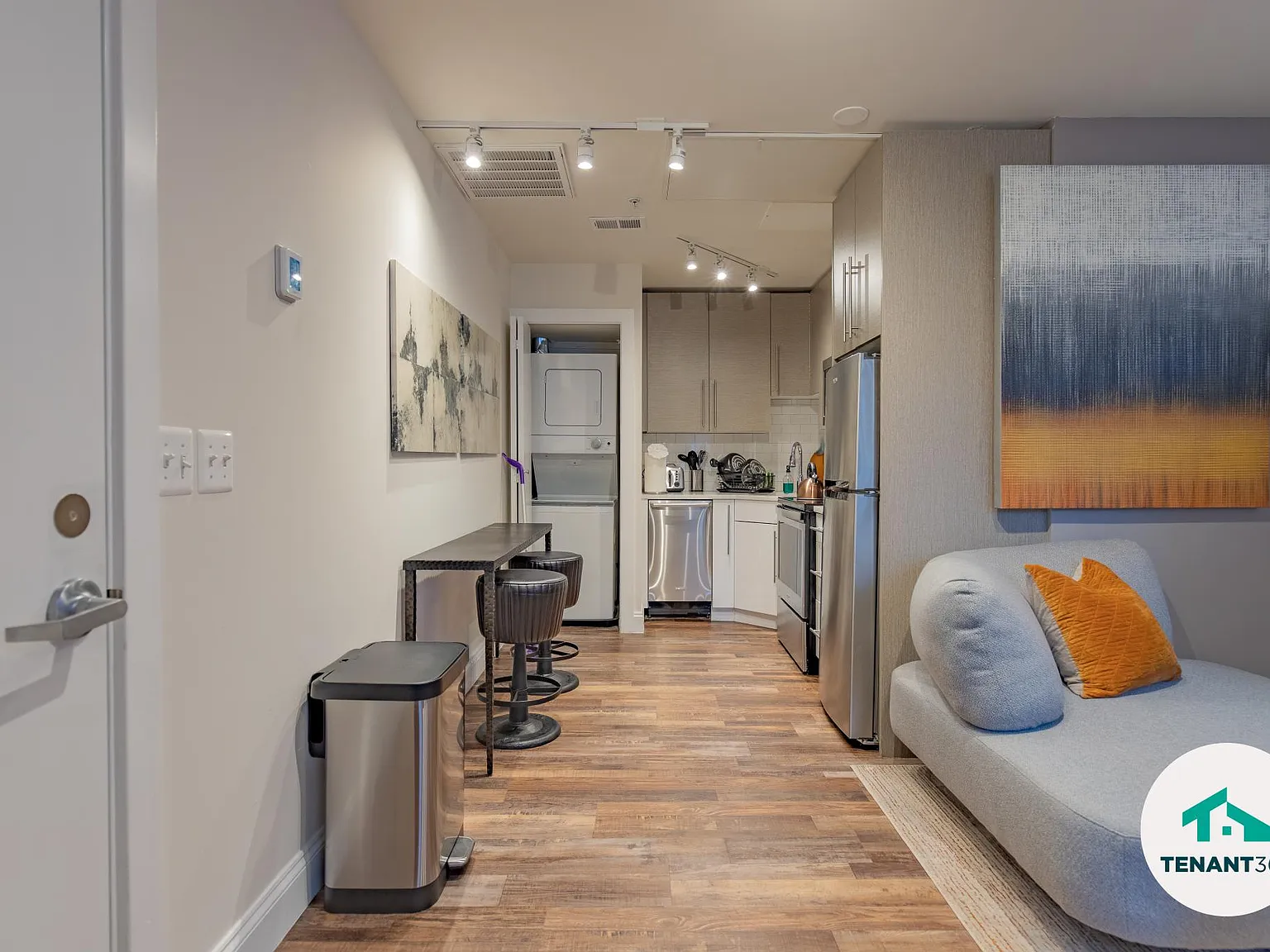 1 bed, 600 sqft, $2,000 — Photo 2