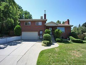 5th image of 2922 E Hillsden Dr