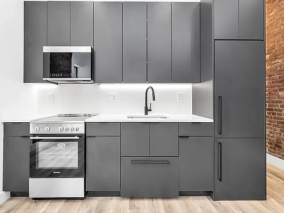 5th image of 314 W 51st St #2C