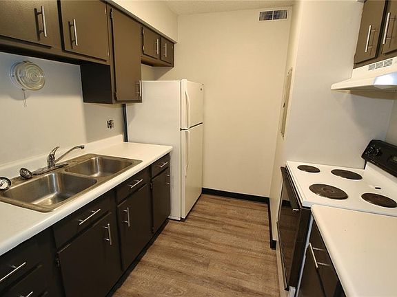 2nd image of 2998 Brookside Dr
