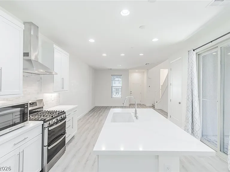 11648 Bearpaw Meadow Ave — Photo 10