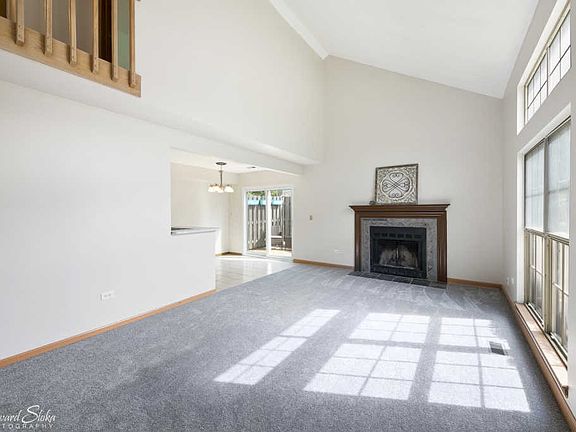 2nd image of 1233 N Knollwood Dr