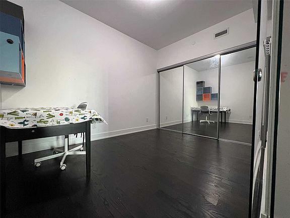 3rd image of 3018 Yonge St #603