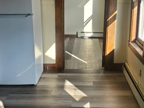 15 Market Ln #B, North Grosvenordale, CT 06255