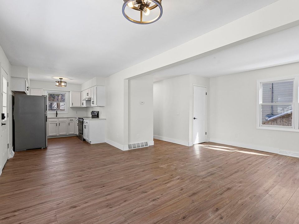 1st image of 1812-1826 Albany St #1820