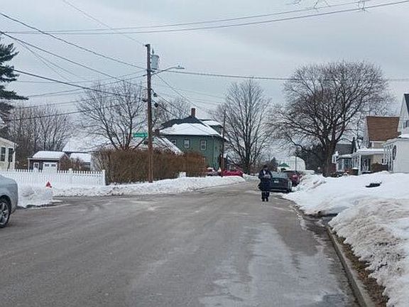 5th image of 761 Amherst St