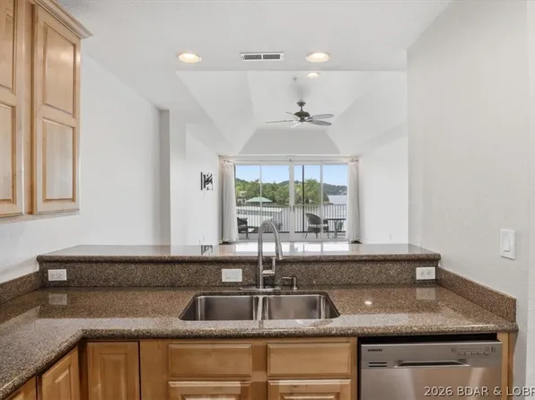 201 Marina Residence Dr #2D, Camdenton, MO 65020