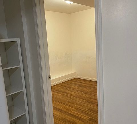 3rd image of 2142 22nd Ave