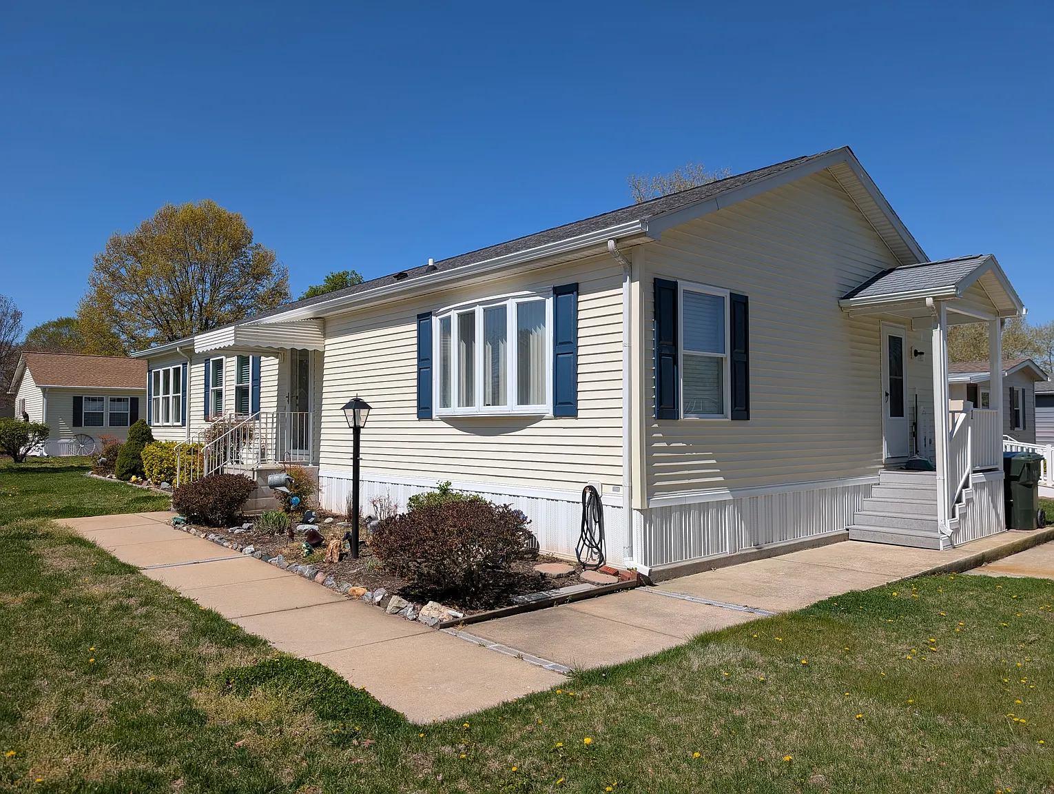 1 Park Ln #1 photo 1