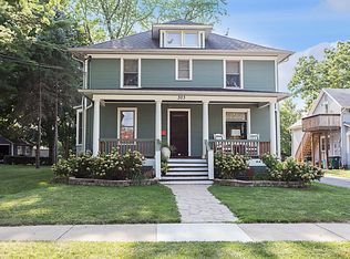303 S Harrison St, Batavia, IL 60510