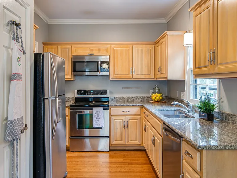 2306 Sharondale Dr — Photo 12
