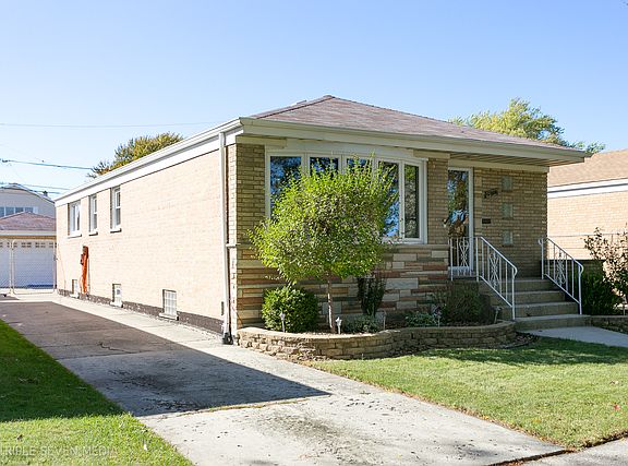 3rd image of 5218 S Oak Park Ave