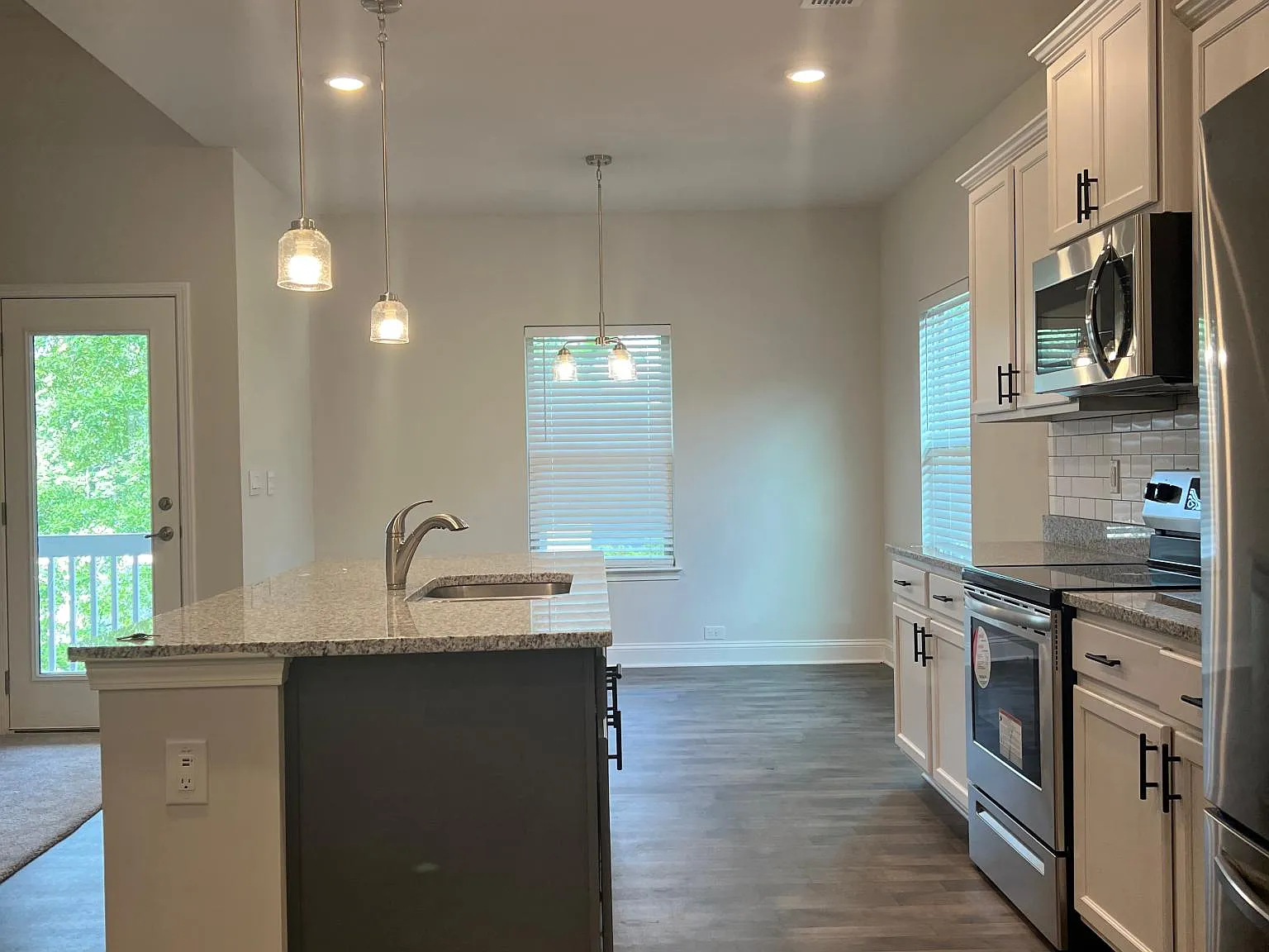 2220 Remington Dr — Photo 4