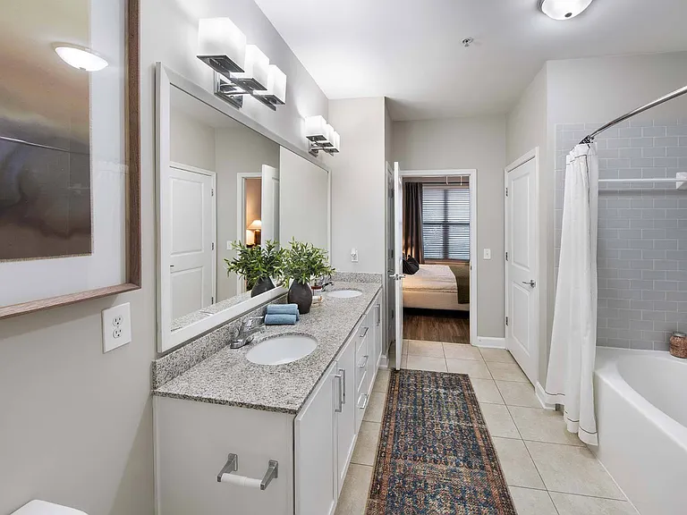 Reserve Decatur Apartments — Photo 9