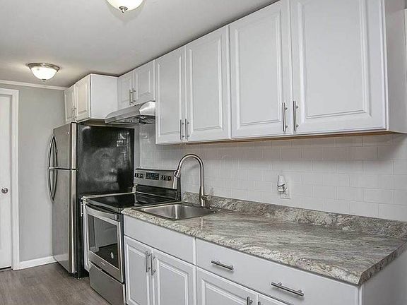 4th image of 603 N Jefferson Ave