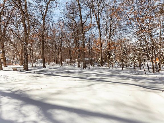 4th image of 12813 Parkwood Dr