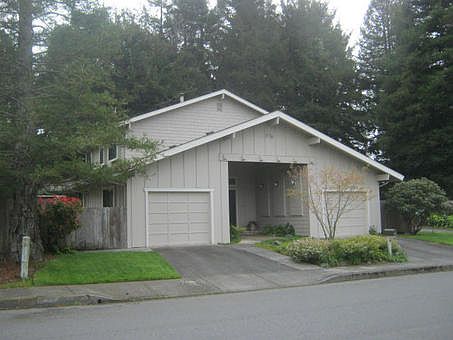 1st image of 215 Boyle Dr