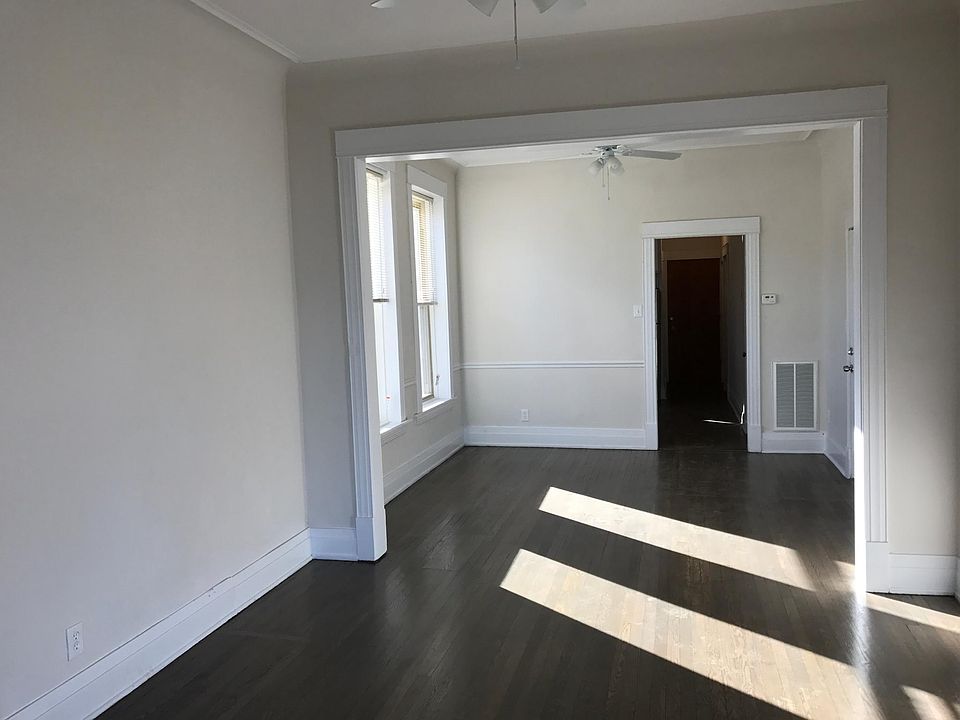1st image of 1352 N Hoyne Ave #2F