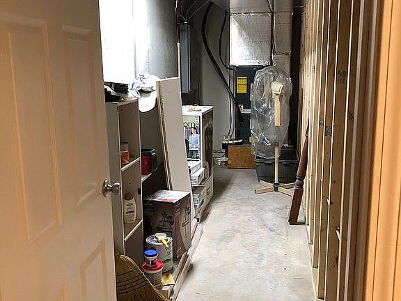 4th image of 876 Donansburg New Salem Rd