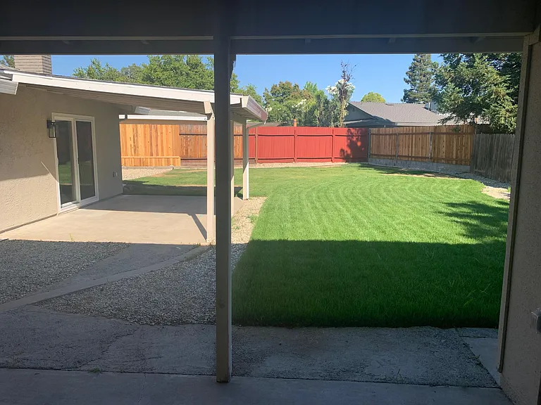 Loretto Dr — Photo 24
