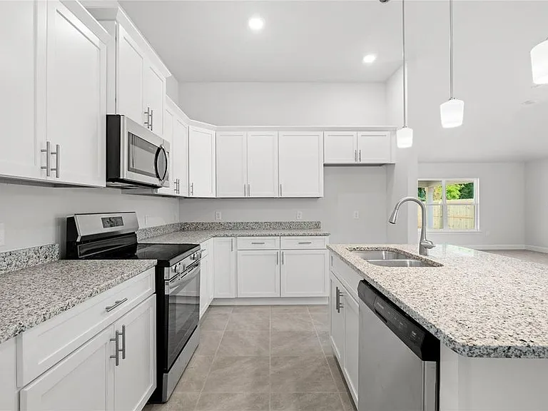 12532 NW 157th Ter — Photo 5