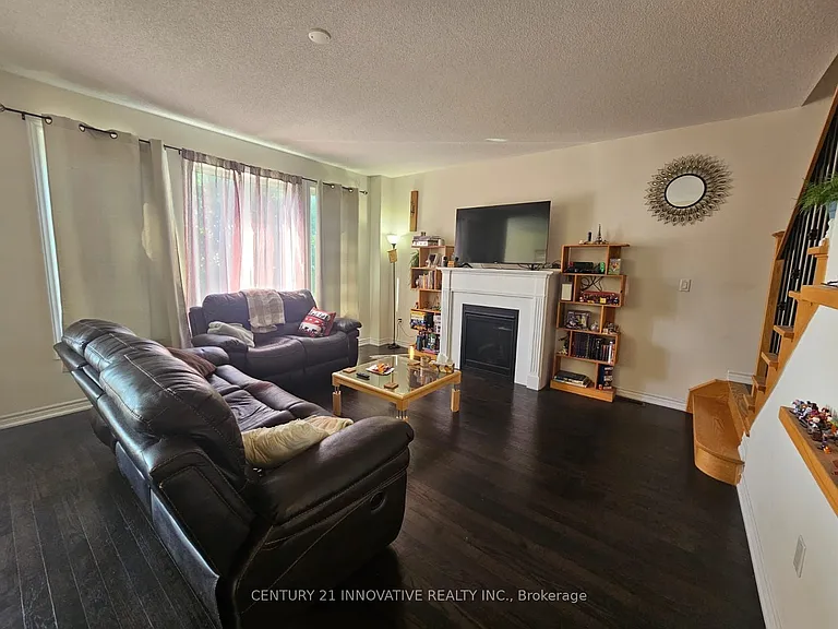 219 Northglen Blvd — Photo 10