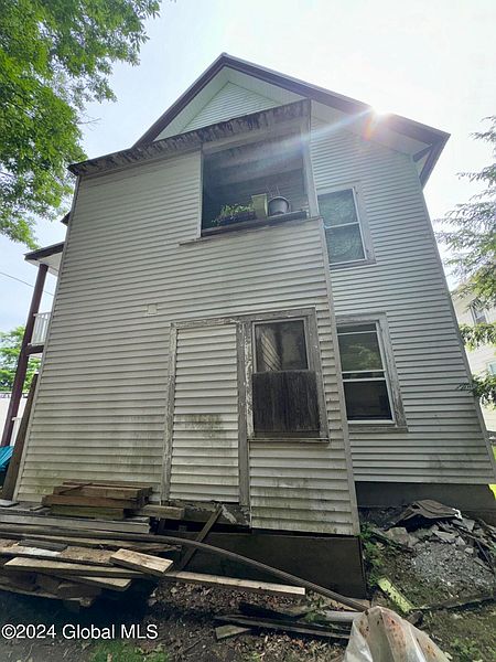 2nd image of 55 Mechanic Street
