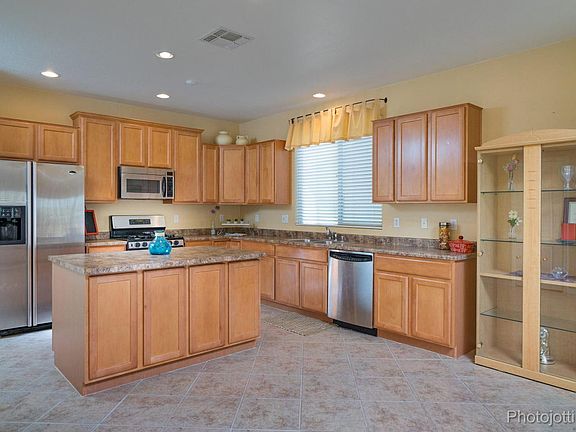 4th image of 954 W Thornbush Pl