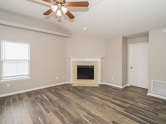 4th image of 382 Silent Brook Trl