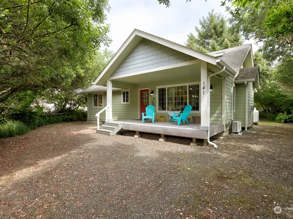 141 Jib Street NW, Ocean Shores, WA 98569