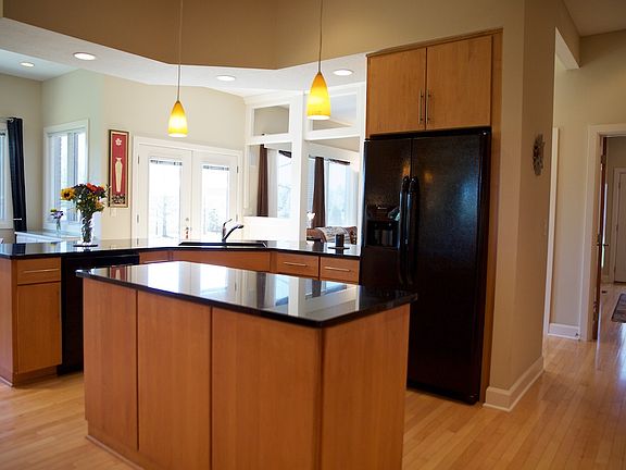 3rd image of 540 Old Harbor Ct