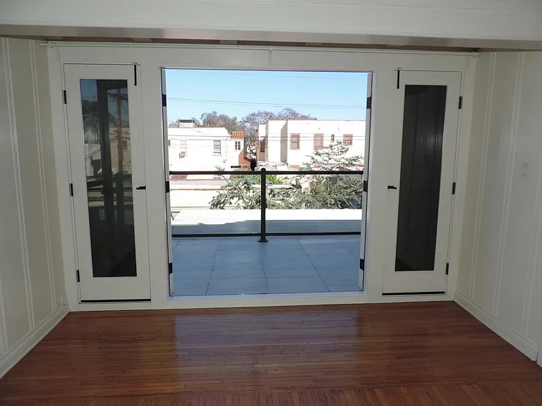 1108 S Redondo Blvd #UPPER — Photo 4