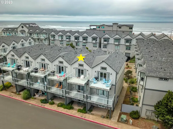 215 N Miller St, Rockaway Beach, OR 97136