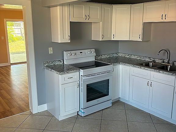 3rd image of 1604 Calhoun Ave