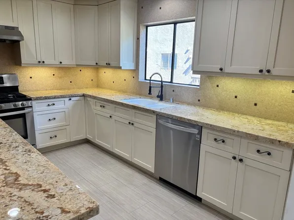 21730 Marylee St #Ca-35, Woodland Hills, CA 91367