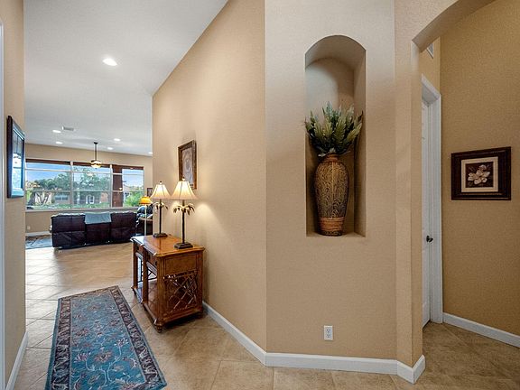 4th image of 312 NW Somerset Circle