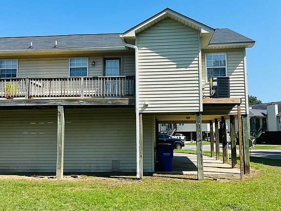4th image of 100 Derwent Ct #A